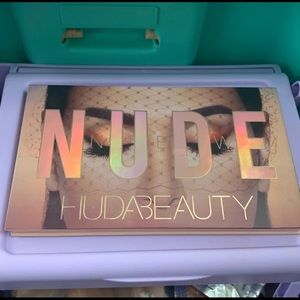 Huda beauty palette